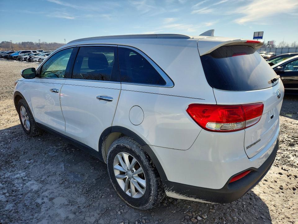 Photo 2 from auction – 2016 KIA SORENTO with VIN 5XYPG4A3XGG123688