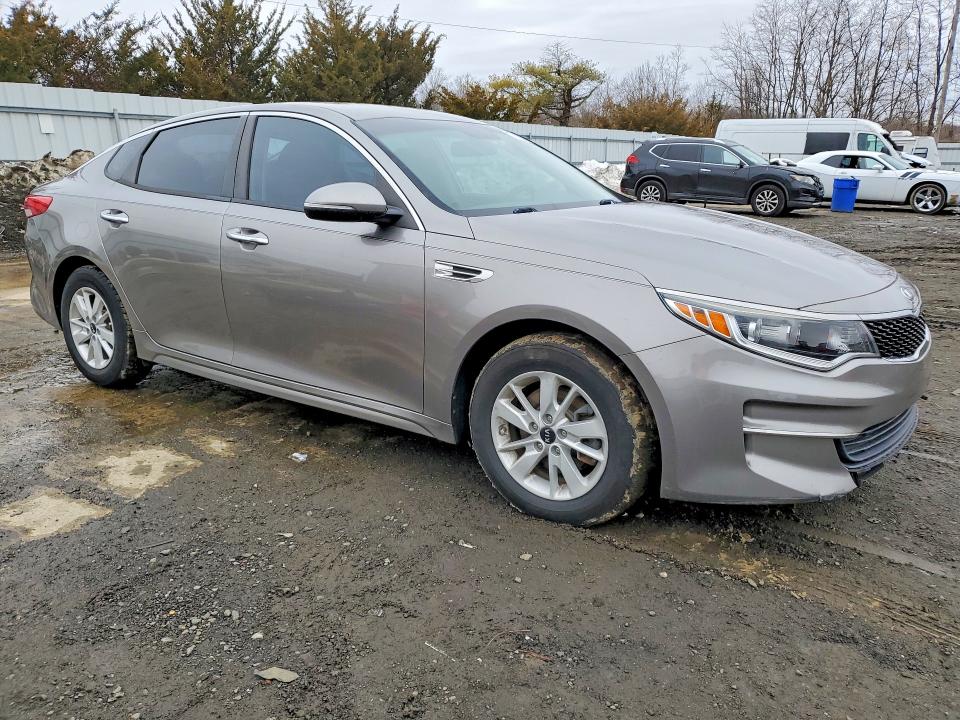 Photo 4 from auction – 2016 KIA OPTIMA with VIN 5XXGT4L30GG105097