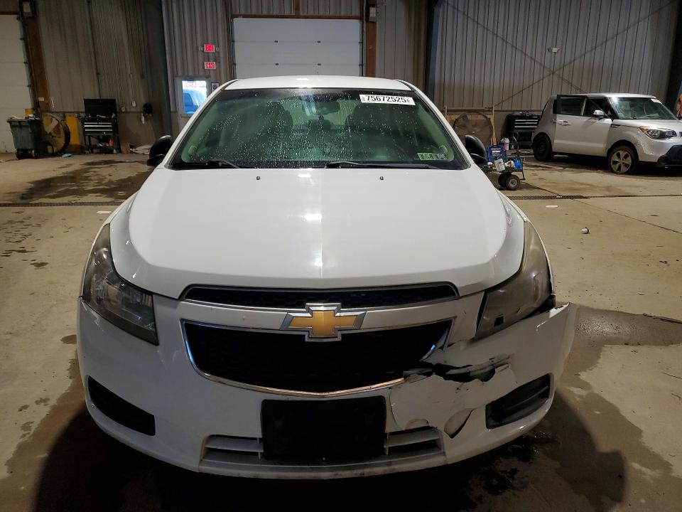 Photo 5 from auction – 2011 CHEVROLET CRUZE with VIN 1G1PC5SH1B7215699