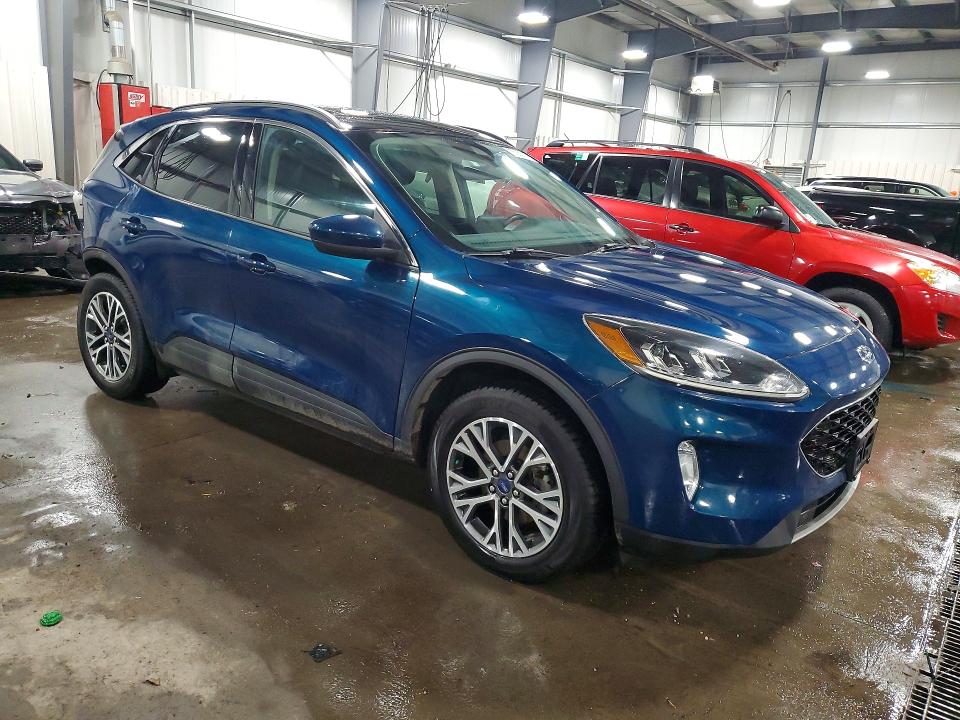 Photo 4 from auction – 2020 FORD ESCAPE with VIN 1FMCU9H6XLUB99095