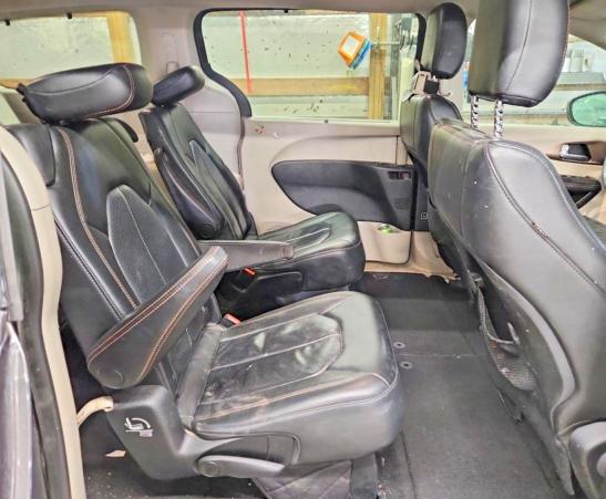 Photo 11 from auction – 2018 CHRYSLER PACIFICA with VIN 2C4RC1BG8JR217754
