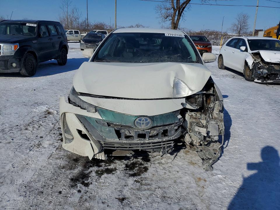 Photo 5 from auction – 2017 TOYOTA PRIUS with VIN JTDKARFP3H3050707