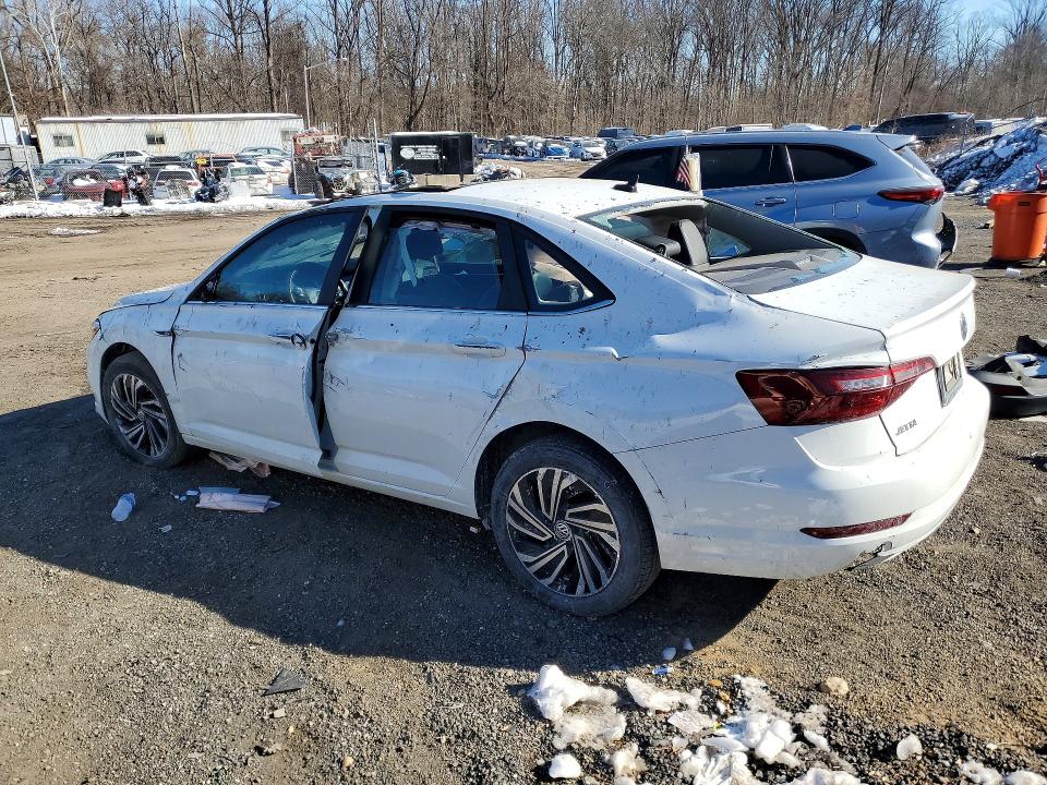 Photo 2 from auction – 2020 VOLKSWAGEN JETTA with VIN 3VWEB7BU6LM021944