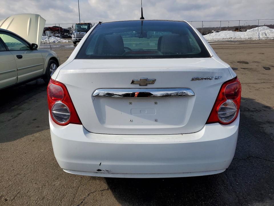Foto 6 de la subasta – 2012 CHEVROLET SONIC con VIN 1G1JC5SH3C4103284