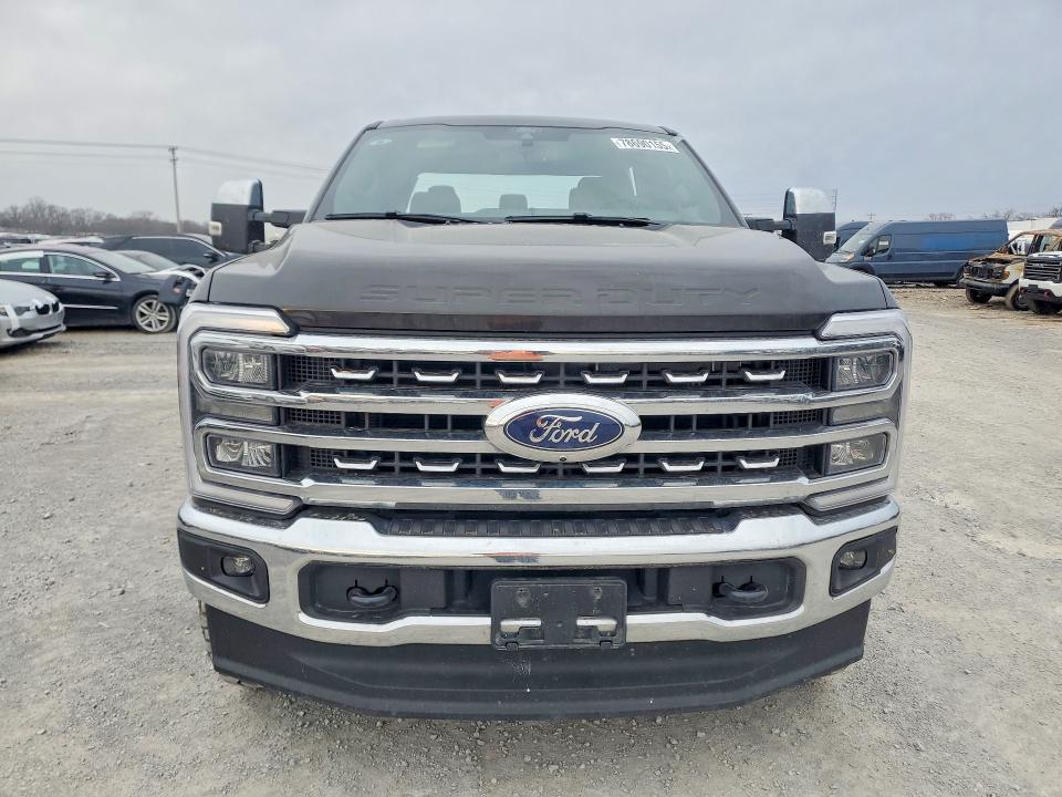Photo 5 from auction – 2025 FORD F350 with VIN 1FT8W3BM0SED62337