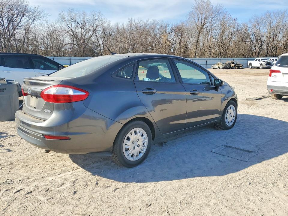 Photo 3 from auction – 2016 FORD FIESTA SE with VIN 3FADP4BE3GM107795
