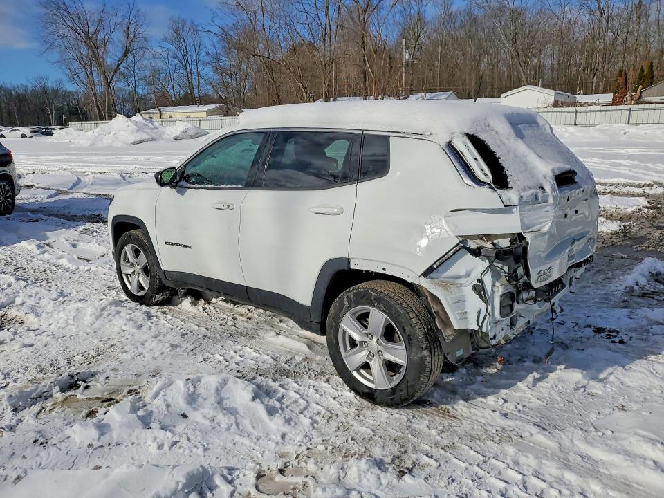 Photo 2 from auction – 2022 JEEP COMPASS with VIN 3C4NJDBB0NT230043