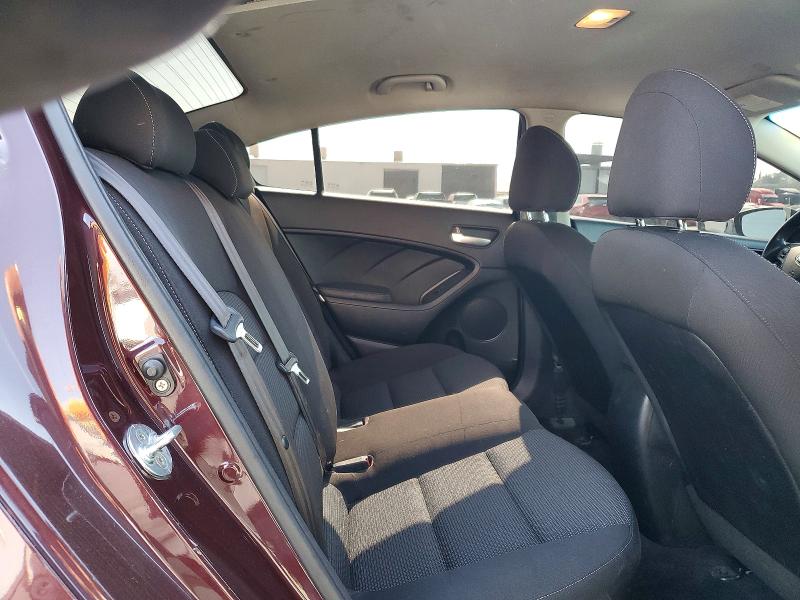Photo 10 from auction – 2017 KIA FORTE LX with VIN 3KPFK4A7XHE079879