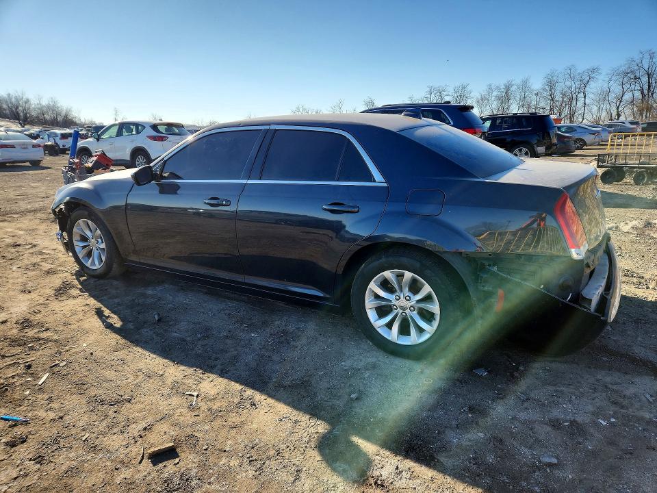 Photo 2 from auction – 2016 CHRYSLER 300 with VIN 2C3CCAAG5GH243769