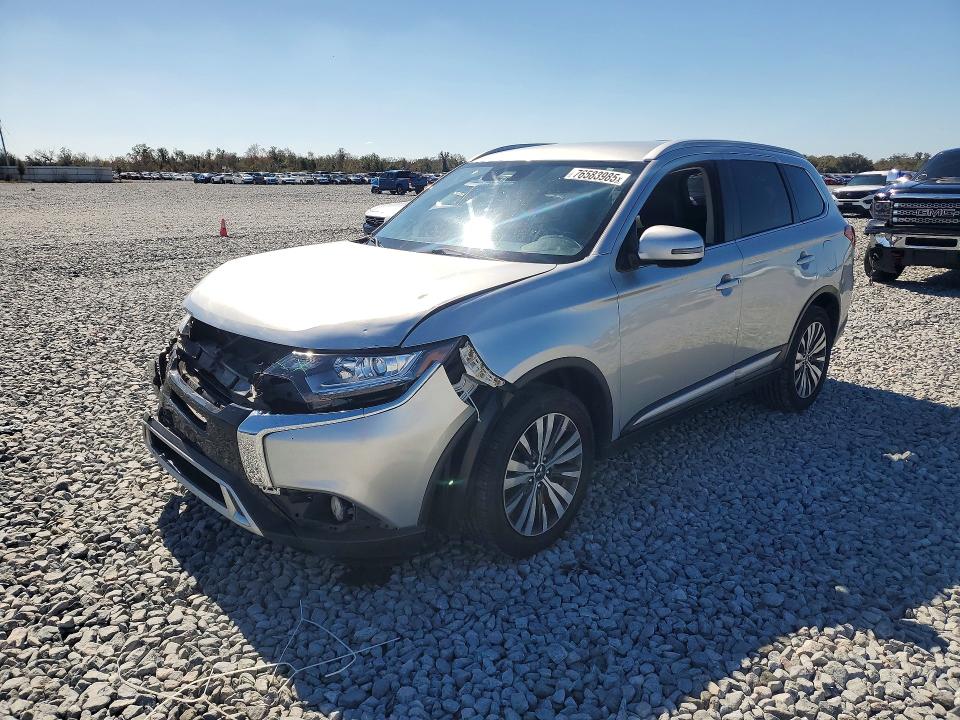 MITSUBISHI OUTLANDER 2020 with VIN JA4AD3A35LZ020161 - Photo from auction