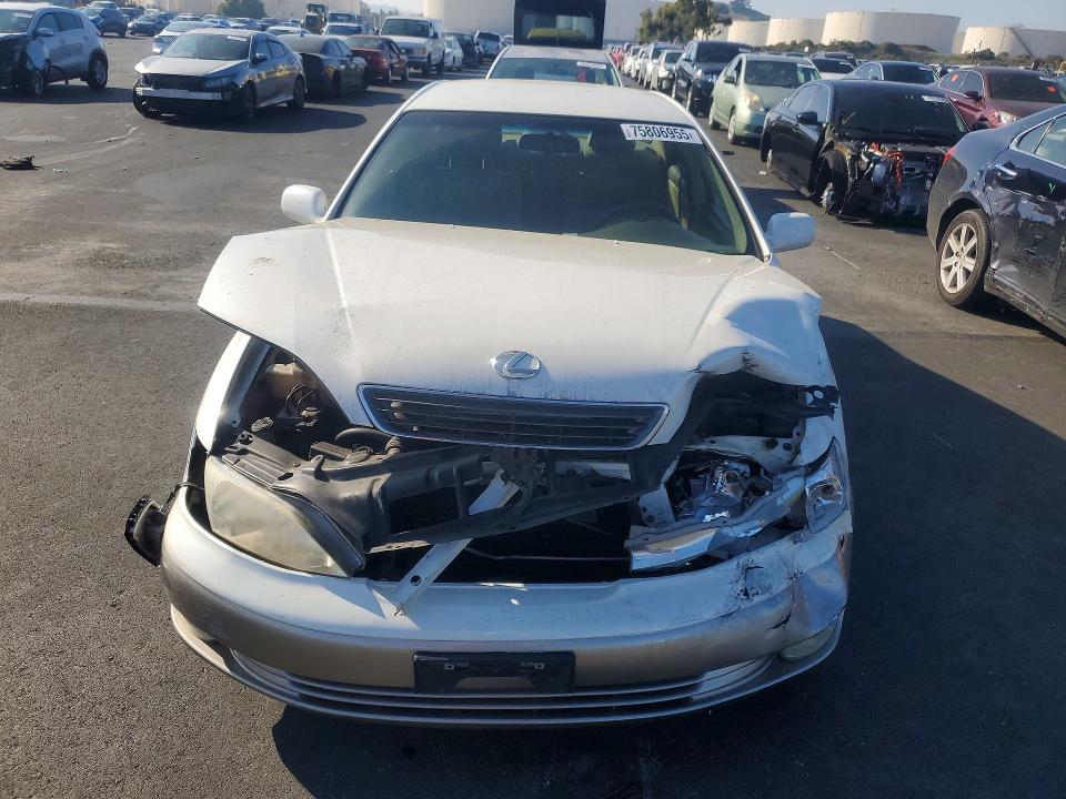 Photo 5 from auction – 1999 LEXUS ES 300 with VIN JT8BF28G1X5055525