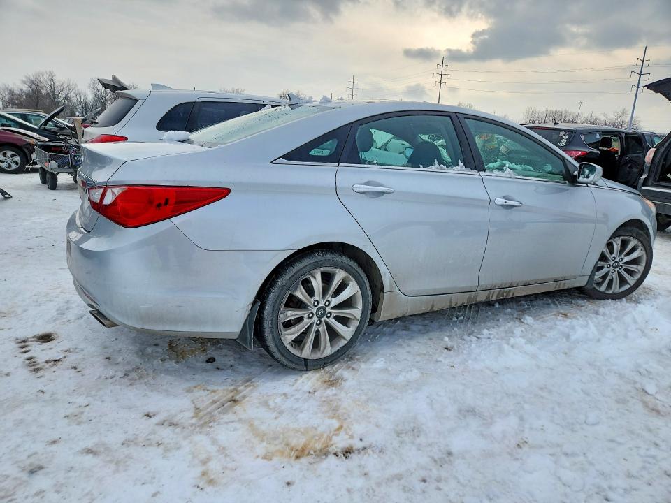 Photo 3 from auction – 2011 HYUNDAI SONATA SE with VIN 5NPEC4AC7BH268532