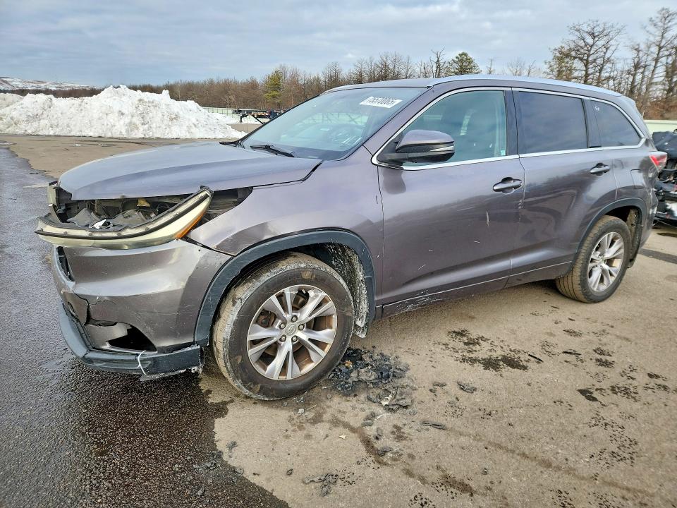 TOYOTA HIGHLANDER 2015 с VIN 5TDJKRFH3FS223879 - Фото с аукциона