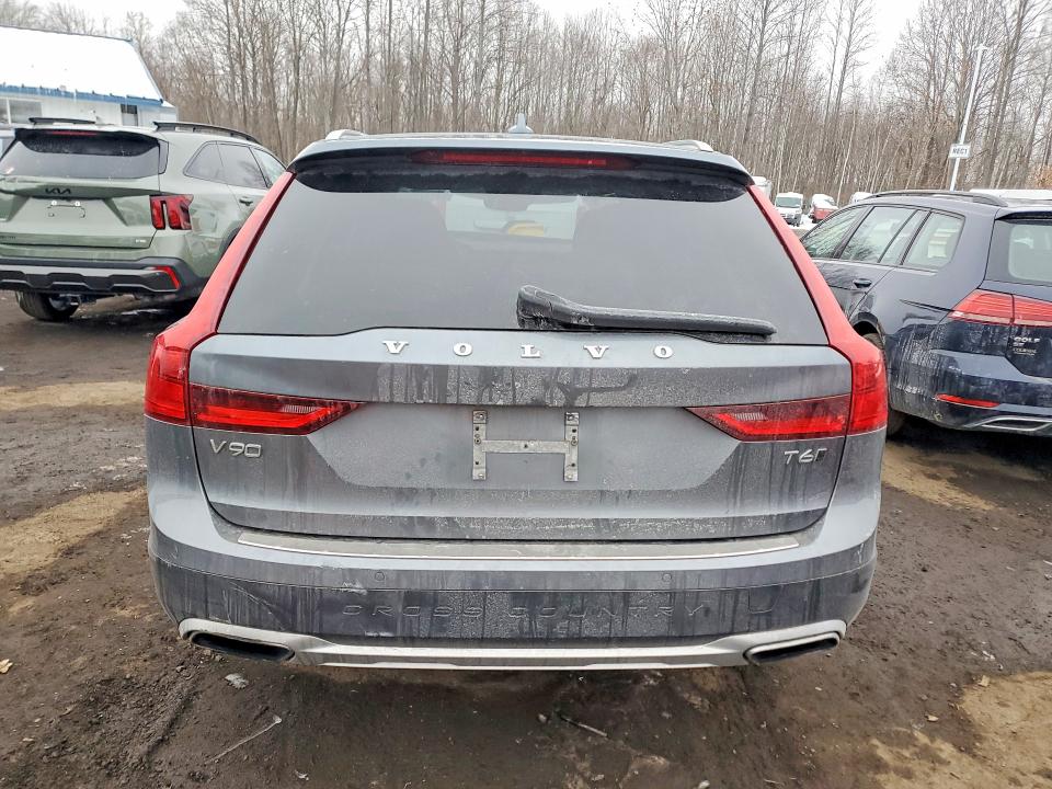 Photo 6 from auction – 2020 VOLVO V90 CROSS with VIN YV4A22NL4L1103771