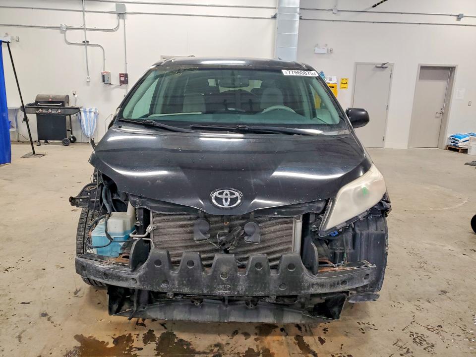 Photo 5 from auction – 2012 TOYOTA SIENNA with VIN 5TDKK3DC1CS255086