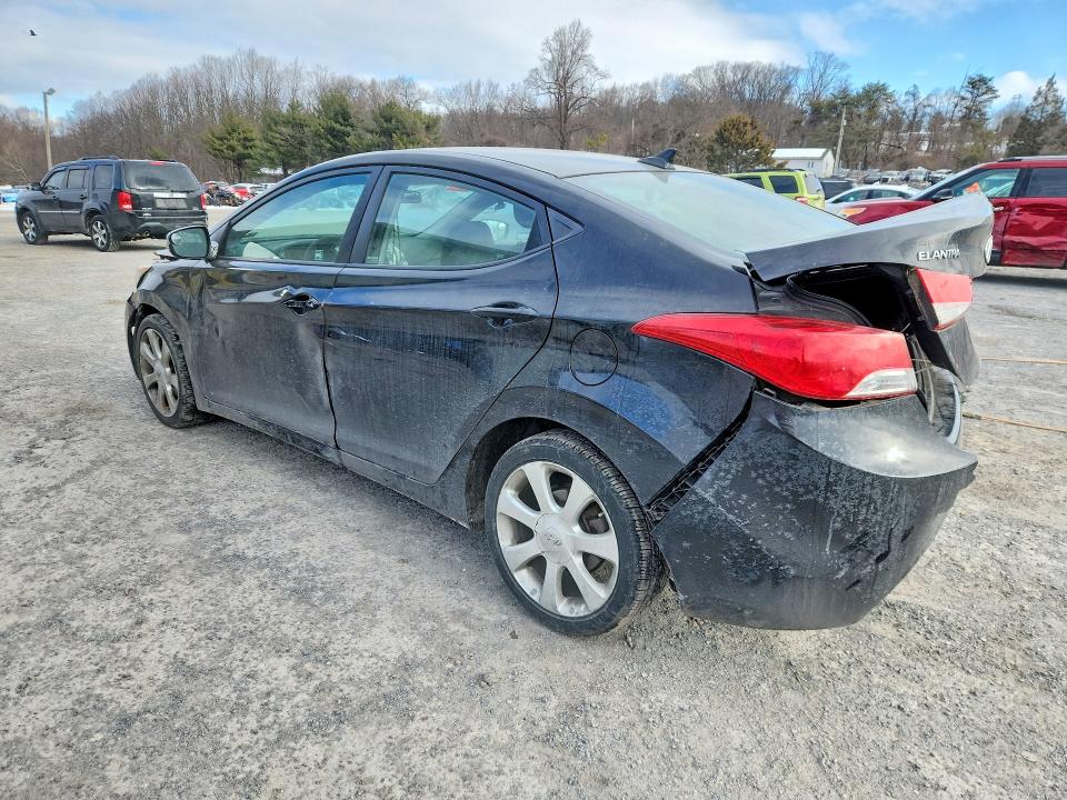 Photo 2 from auction – 2011 HYUNDAI ELANTRA GL with VIN 5NPDH4AE3BH041322