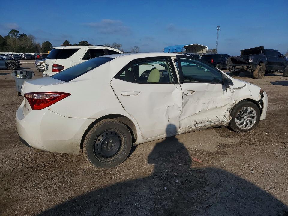 Photo 3 from auction – 2018 TOYOTA COROLLA with VIN 5YFBURHE6JP816851
