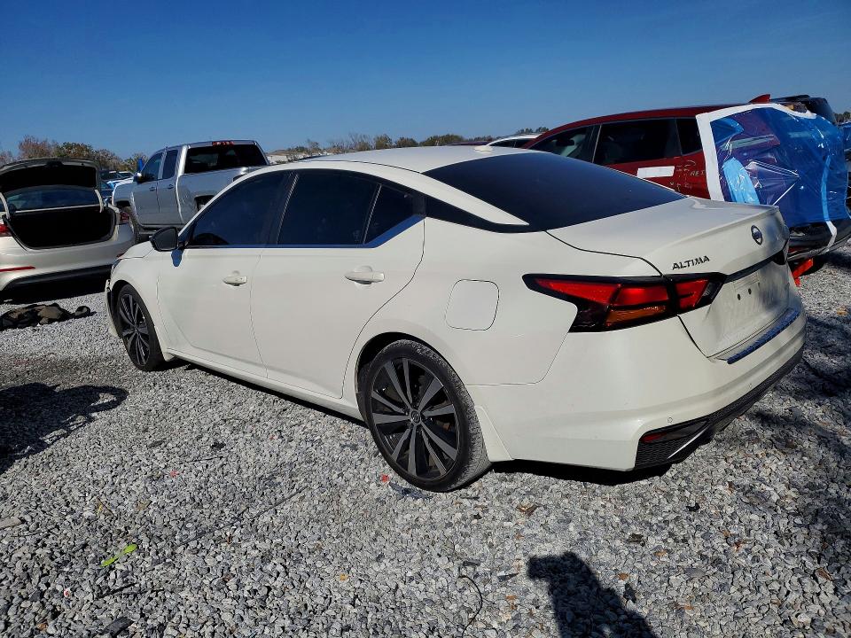 Photo 2 from auction – 2021 NISSAN ALTIMA with VIN 1N4AL4CV2MN357141