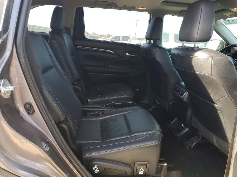 Photo 11 from auction – 2015 TOYOTA HIGHLANDER with VIN 5TDYKRFH3FS077580