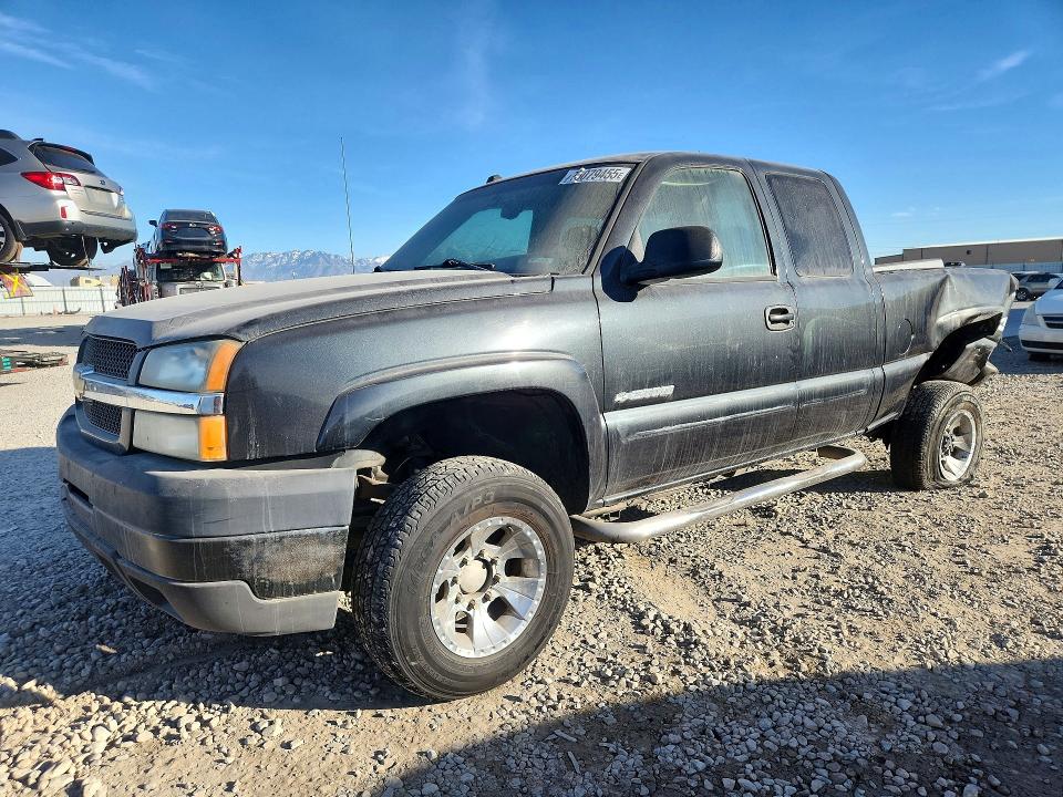 CHEVROLET SILVERADO 2004 with VIN 1GCHK29U24E381020 - Photo from auction