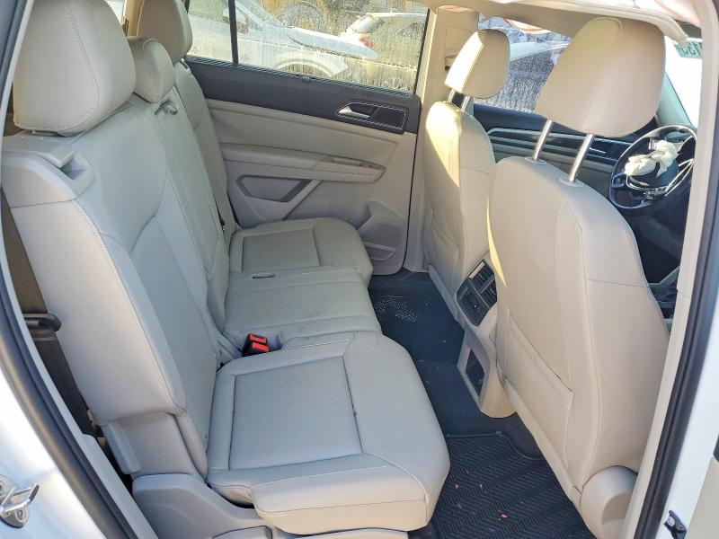 Photo 11 from auction – 2019 VOLKSWAGEN ATLAS with VIN 1V2YR2CA2KC618879