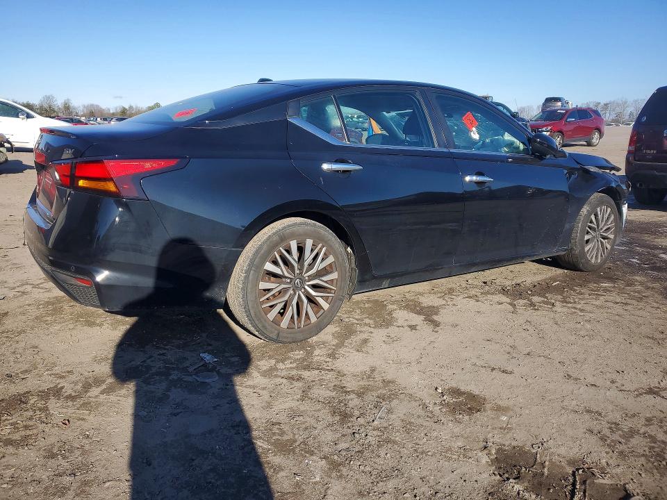 Photo 3 from auction – 2023 NISSAN ALTIMA with VIN 1N4BL4DV9PN320062