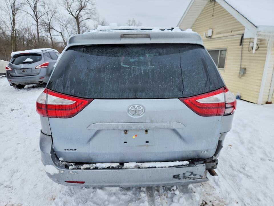 Photo 6 from auction – 2015 TOYOTA SIENNA LE with VIN 5TDKK3DC8FS538279