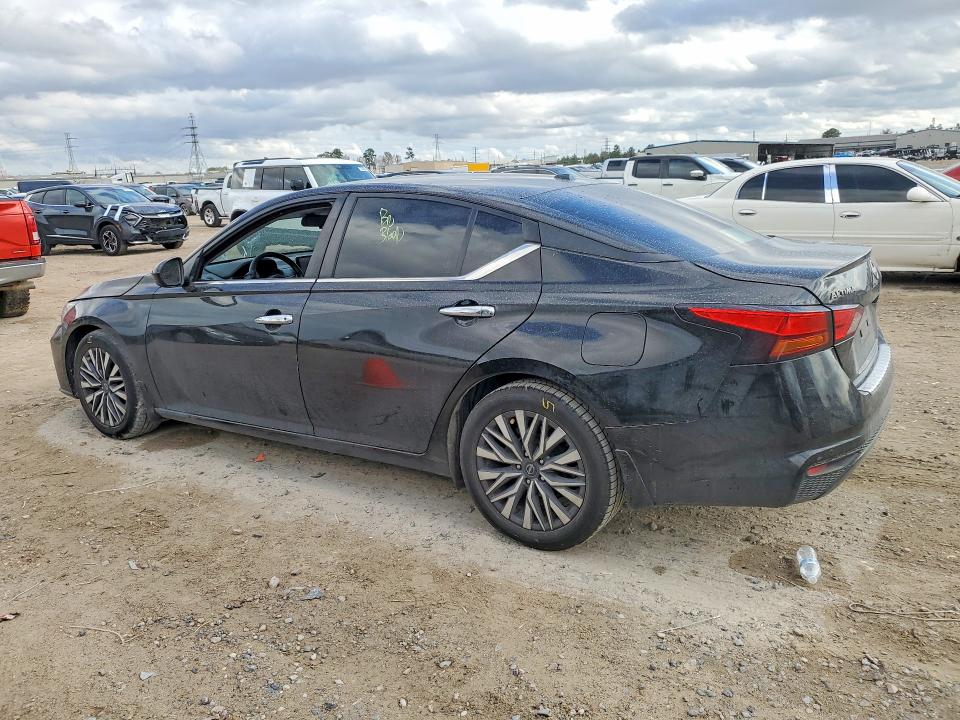 Photo 2 from auction – 2023 NISSAN ALTIMA with VIN 1N4BL4DV4PN327873