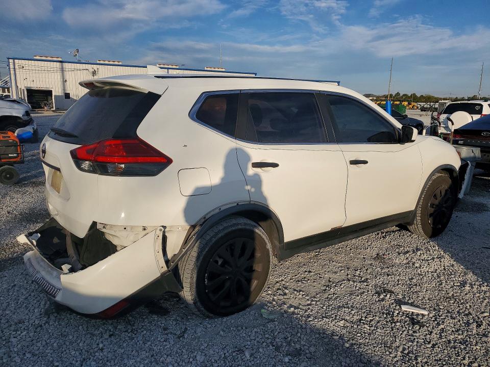 Photo 3 from auction – 2017 NISSAN ROGUE with VIN JN8AT2MT3HW137703