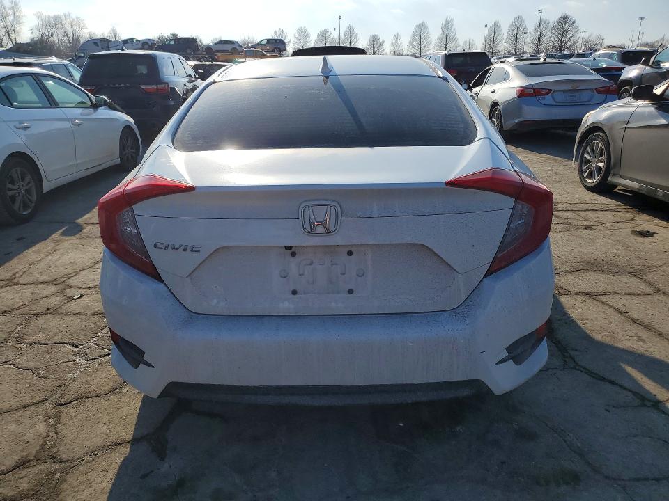 Photo 6 from auction – 2018 HONDA CIVIC with VIN 19XFC2F70JE006567