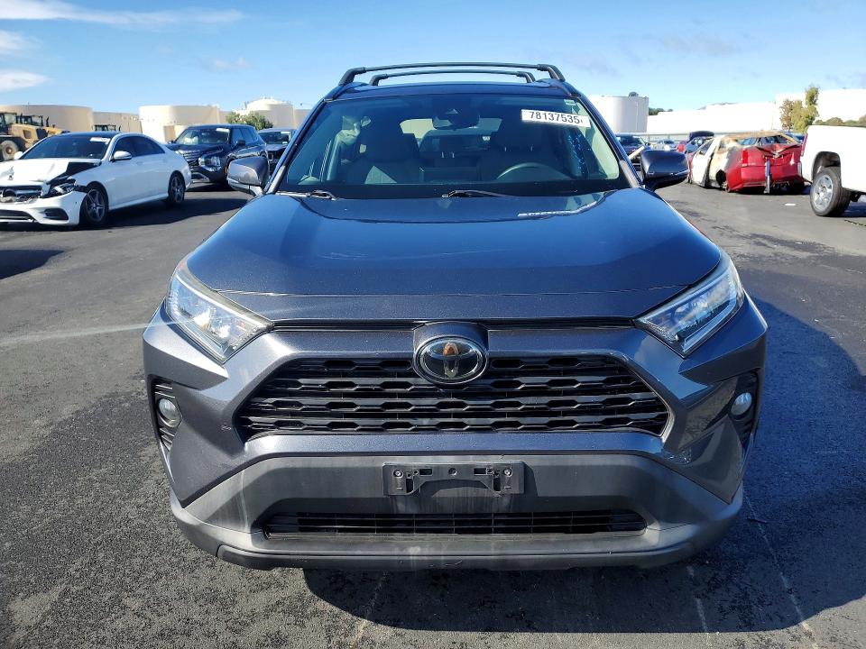 Photo 5 from auction – 2019 TOYOTA RAV4 with VIN 2T3W1RFV7KC004772