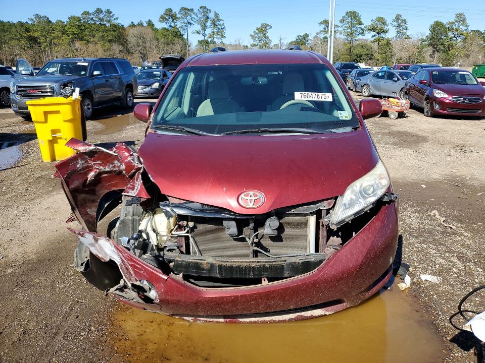 Photo 5 from auction – 2013 TOYOTA SIENNA with VIN 5TDKK3DC8DS314958