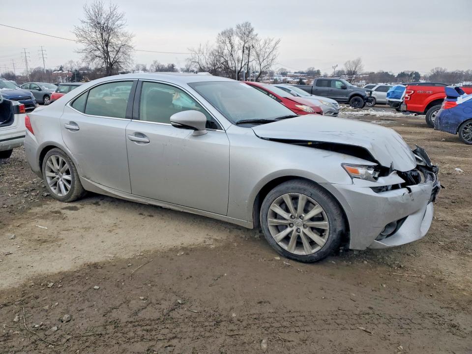 Photo 4 from auction – 2016 LEXUS IS 300 with VIN JTHCM1D22G5011435