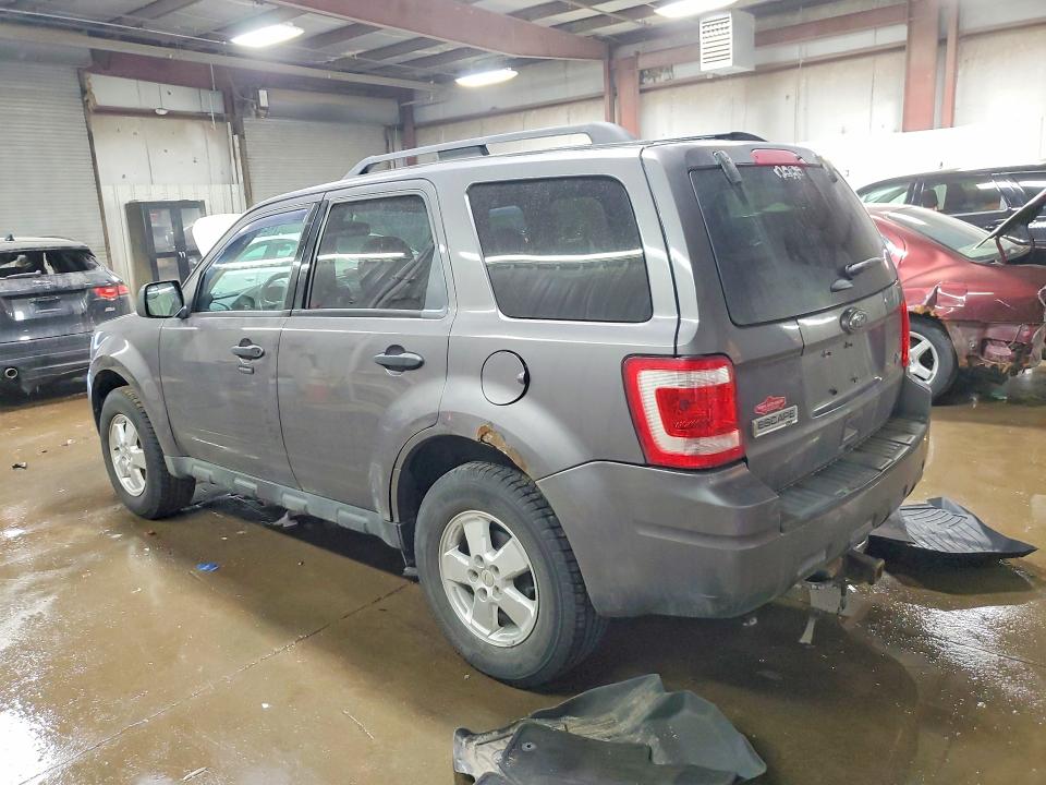 Photo 2 from auction – 2011 FORD ESCAPE with VIN 1FMCU0DG8BKC40456