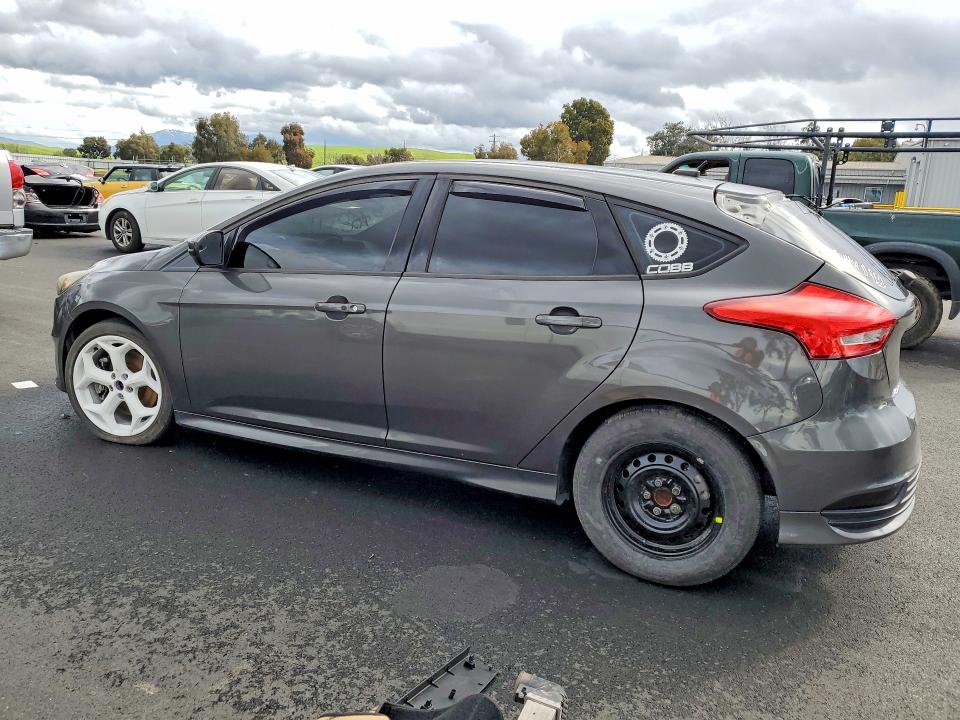 Photo 2 from auction – 2015 FORD FOCUS with VIN 1FADP3L99FL349468