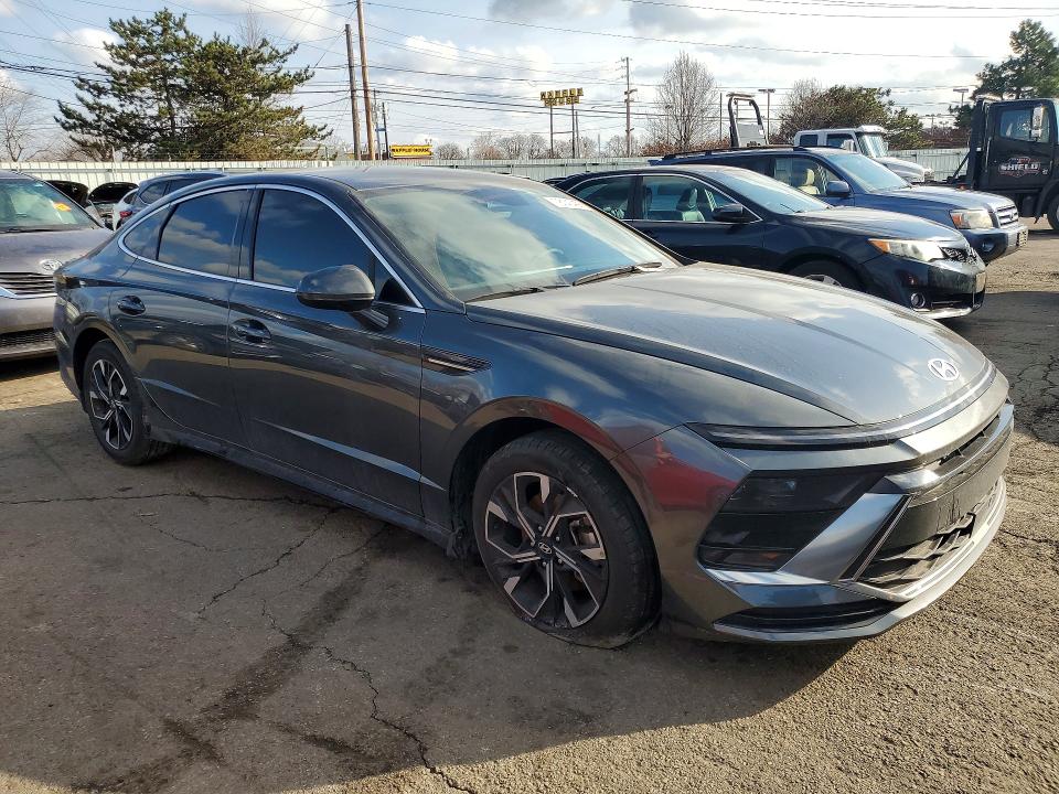 Photo 4 from auction – 2025 HYUNDAI SONATA with VIN KMHL64JA5SA435308