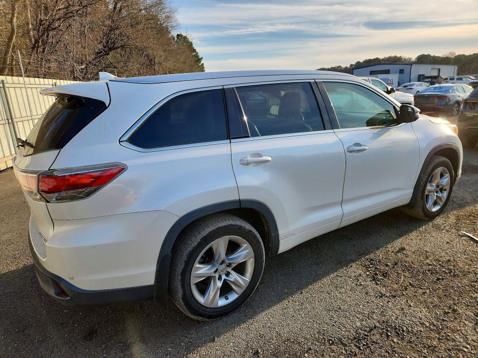 Photo 3 from auction – 2015 TOYOTA HIGHLANDER with VIN 5TDDKRFH8FS083289