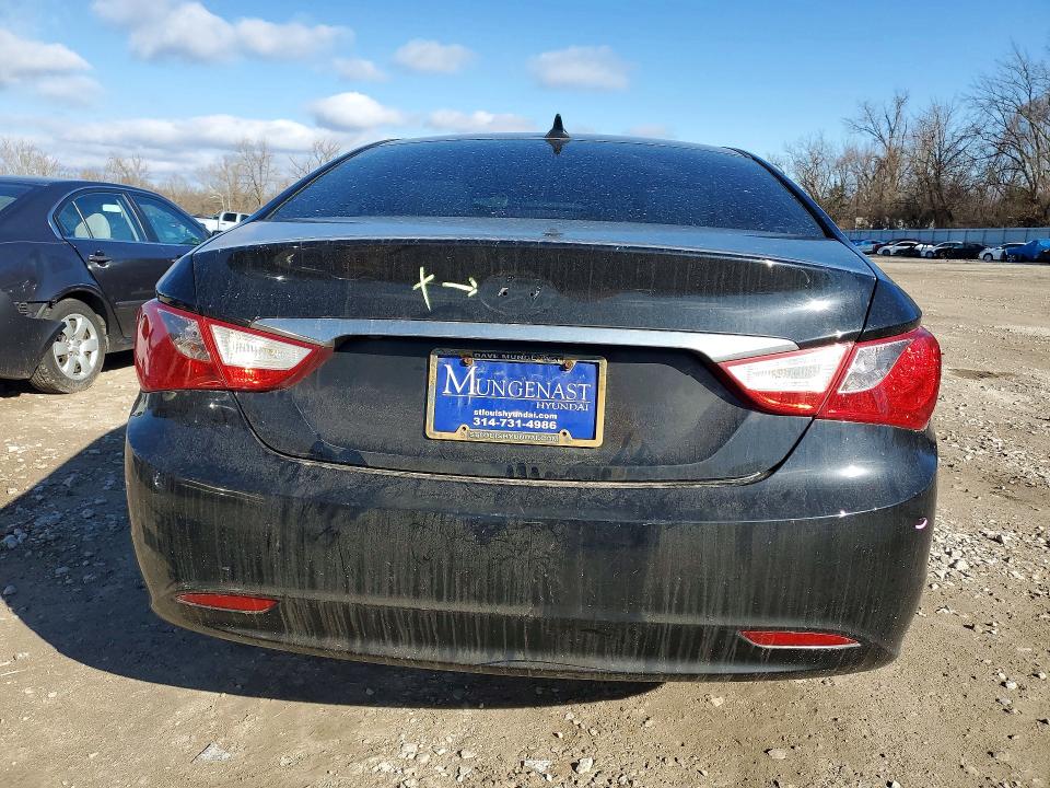 Photo 6 from auction – 2011 HYUNDAI SONATA with VIN 5NPEB4AC7BH172449