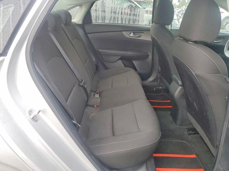Photo 10 from auction – 2019 KIA FORTE FE with VIN 3KPF24AD0KE071402