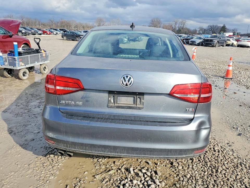 Photo 6 from auction – 2015 VOLKSWAGEN JETTA SE with VIN 3VWD07AJ2FM313104