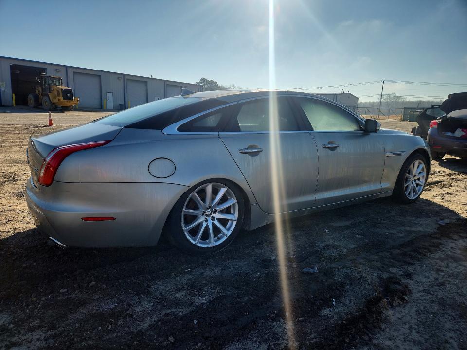 Photo 3 from auction – 2013 JAGUAR XJ with VIN SAJWA1C74D8V41812