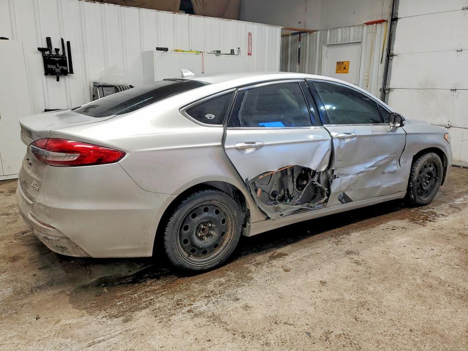 Photo 3 from auction – 2019 FORD FUSION with VIN 3FA6P0MU5KR119710