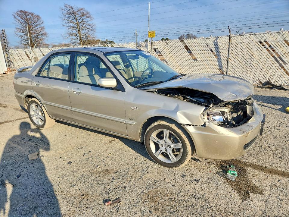 Photo 4 from auction – 2003 MAZDA PROTEGE with VIN JM1BJ225830108526