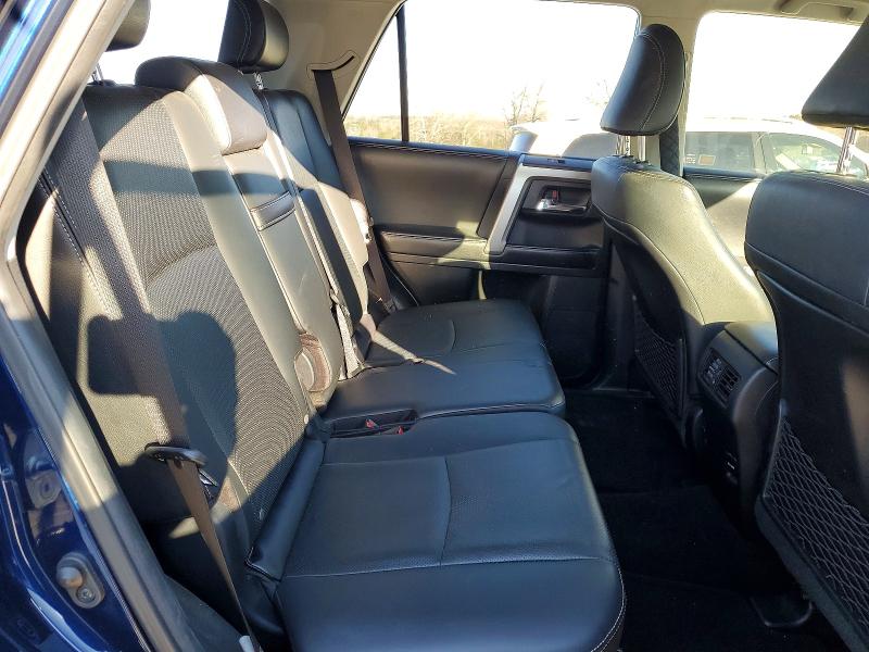 Photo 11 from auction – 2018 TOYOTA 4RUNNER with VIN JTEZU5JR4J5166009