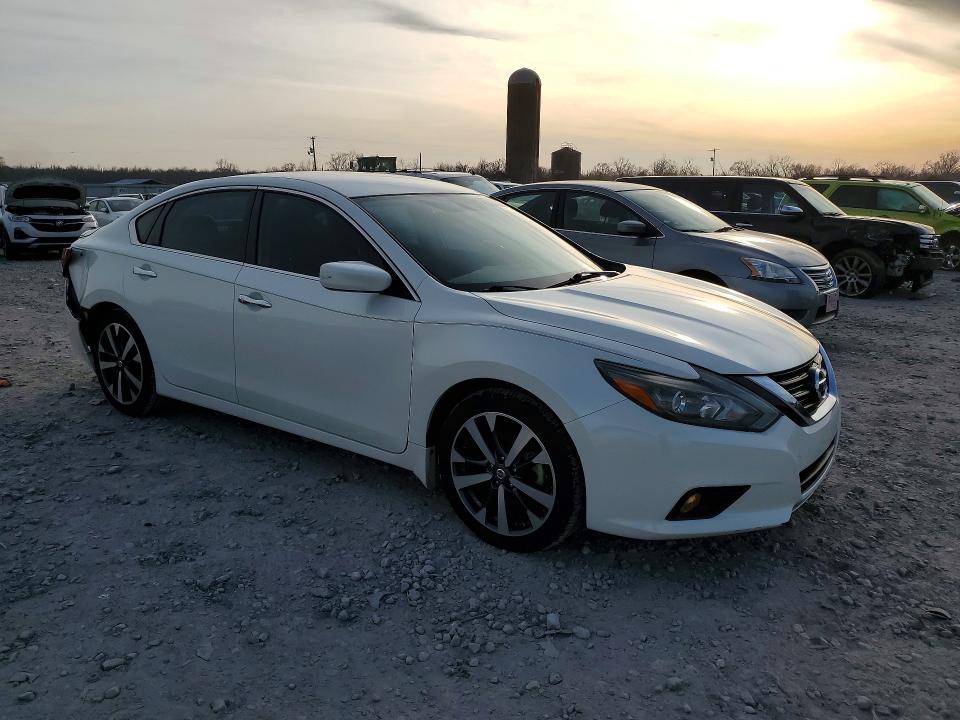 Photo 4 from auction – 2017 NISS ALTIMA with VIN 1N4AL3AP4HC473991