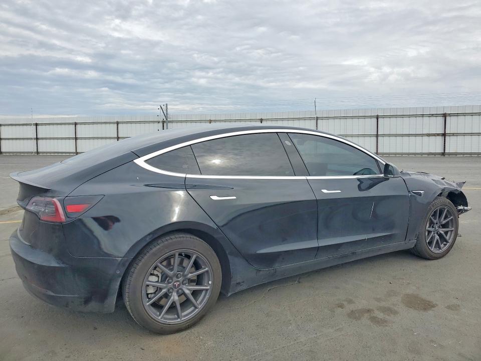 Photo 3 from auction – 2018 TESLA MODEL 3 with VIN 5YJ3E1EA8JF152441