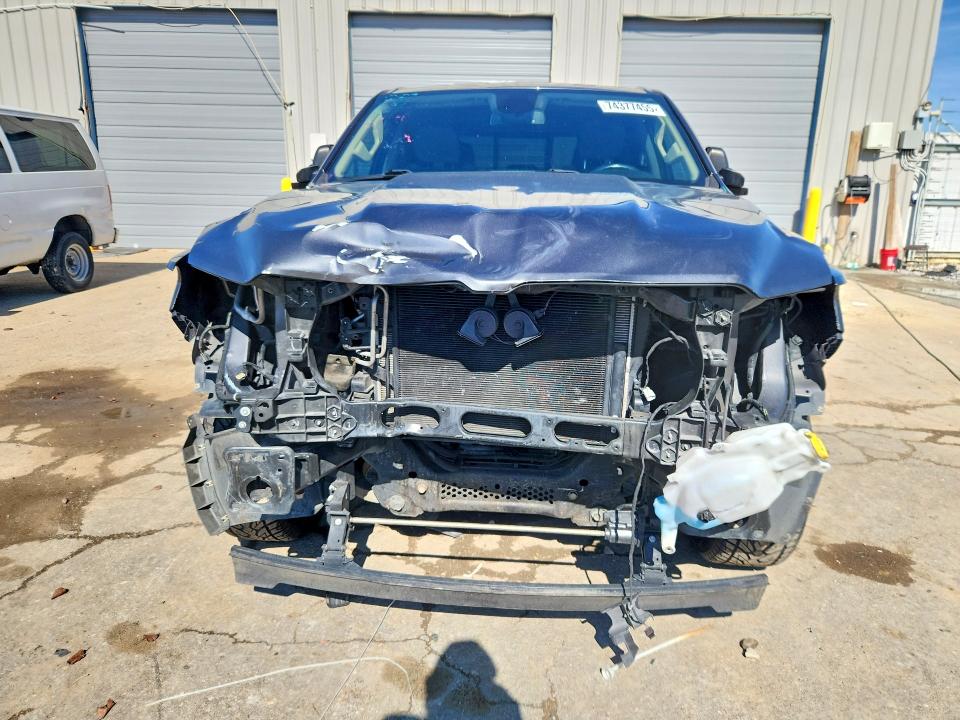 Фото 5 с аукциона – 2019 RAM 1500 с VIN 1C6RREFT0KN548881