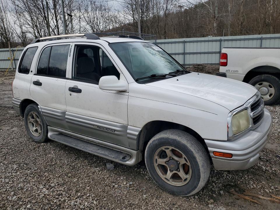 Photo 4 from auction – 2001 CHEVROLET TRACKER with VIN 2CNBJ634116947351