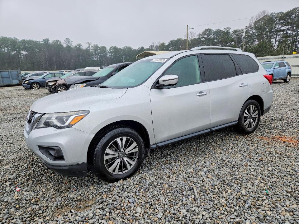 NISSAN PATHFINDER 2017 with VIN 5N1DR2MM1HC663275 - Photo from auction