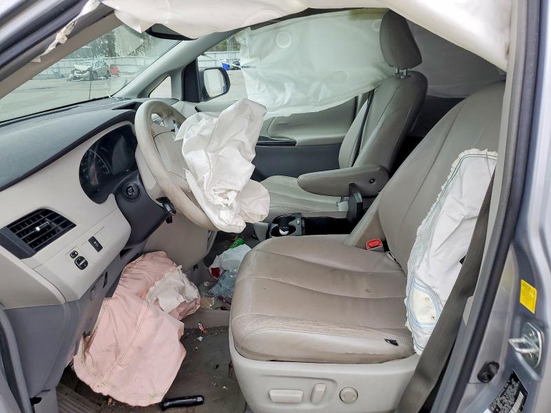 Photo 7 from auction – 2011 TOYOTA SIENNA with VIN 5TDKK3DC1BS114663
